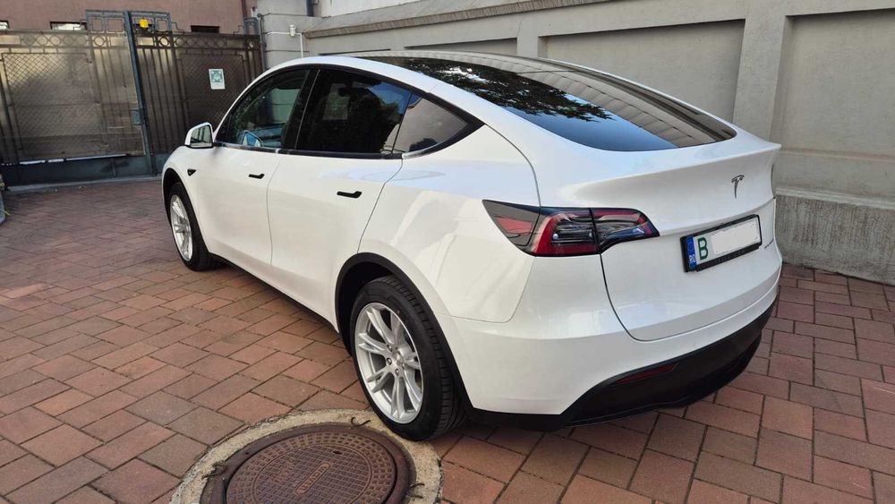 Tesla Model Y Dual Motor Long Range