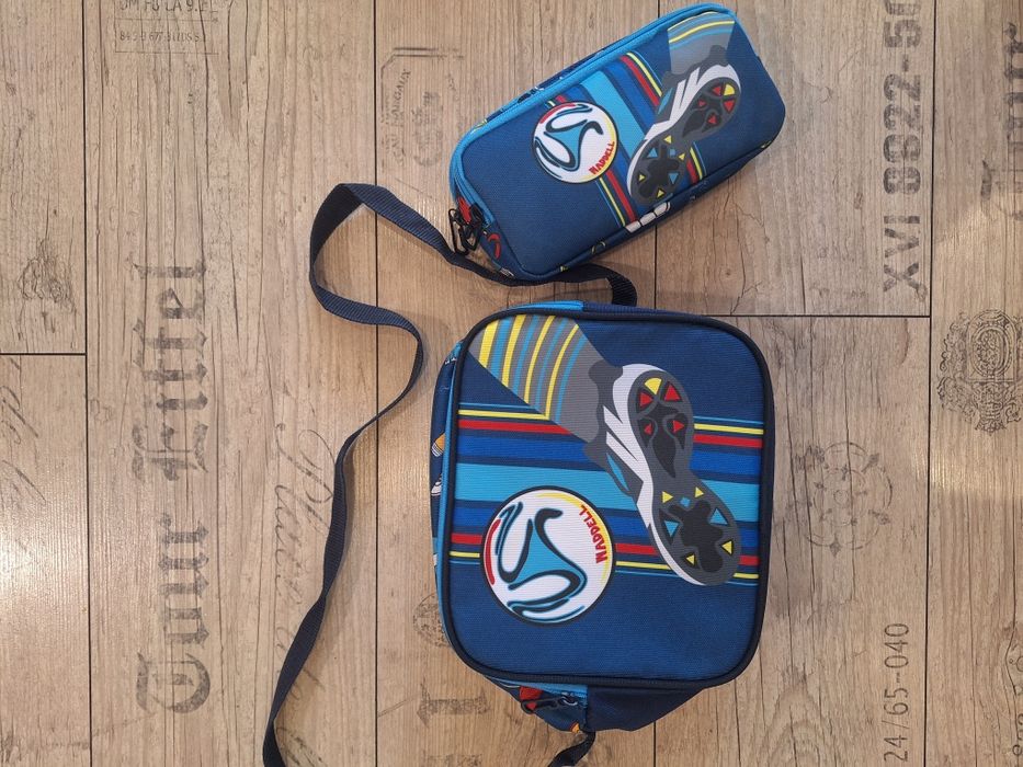 Две чисто нови ученически раници