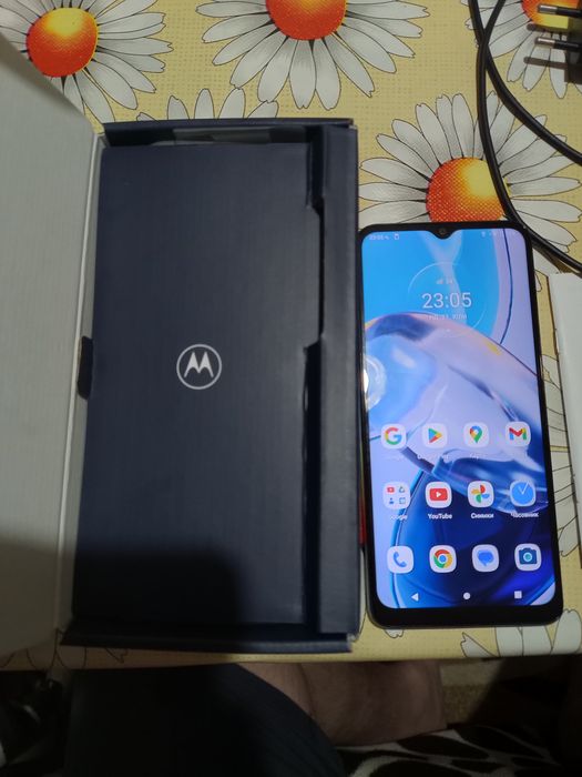 Смартфон Motorola E 22 в перфектно състояние