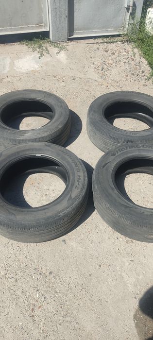 Продам покрышки Hankook 235 65 R17