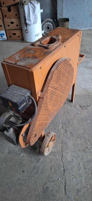 Машина за ронене на царевица