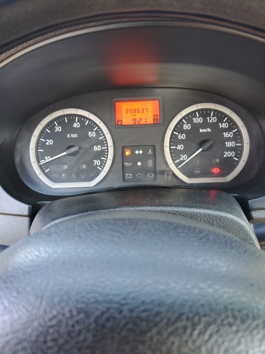 Vând Dacia Logan 1.6