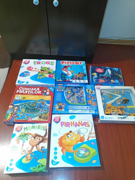 Puzzle/ jocuri de societate/ veioza cu pești