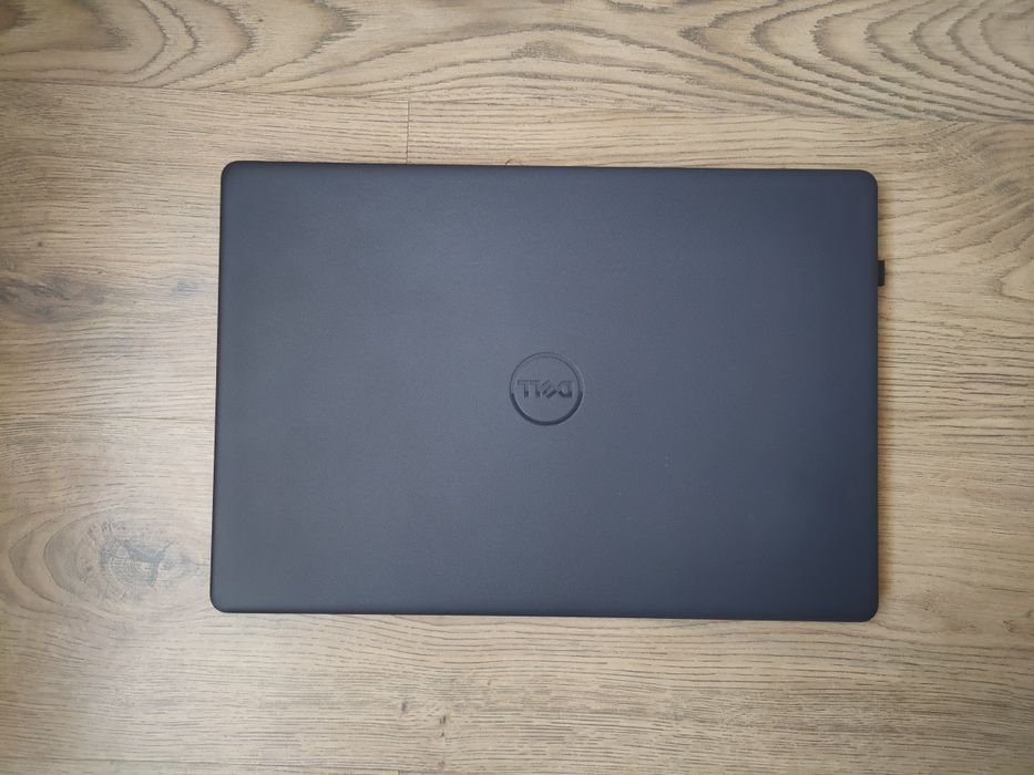 Laptop Dell Vostro 3500 ca nou, Win 11.  Trimit cu verificare!