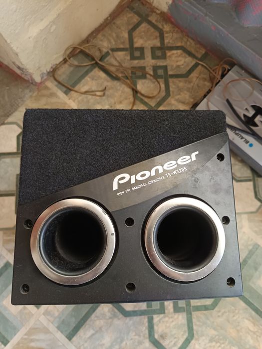 Subwoofer auto Pionner și amplificator Blaupunkt