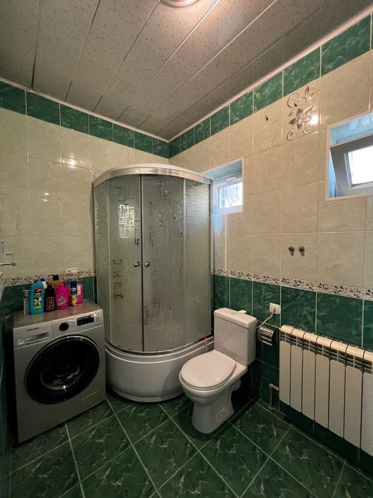 Продаётся большой кирпичный дом