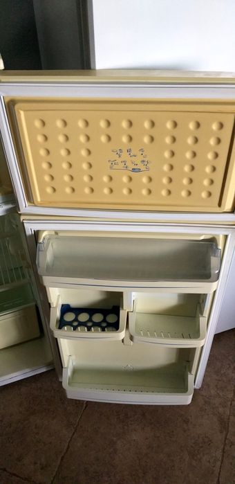 Хладилник с камера