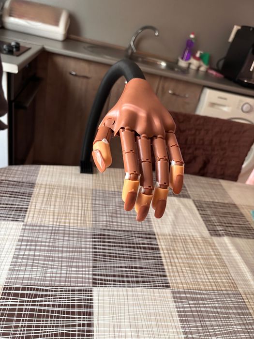 Манекен ръка за маникюр