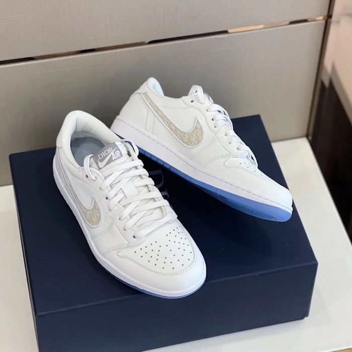 CD B27 Low Top White/Gray