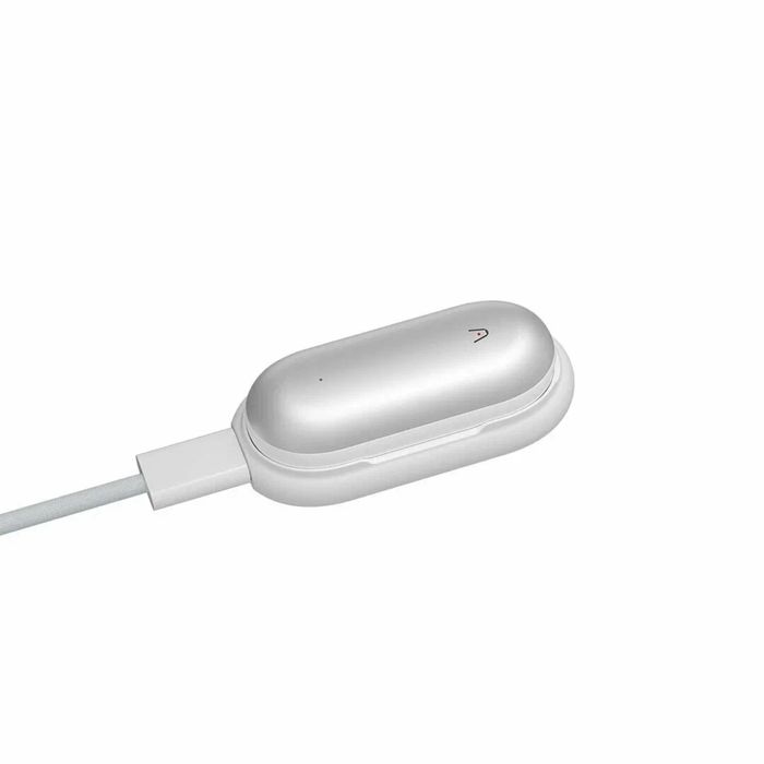 PLAUD NotePin — компактный AI-диктофон.