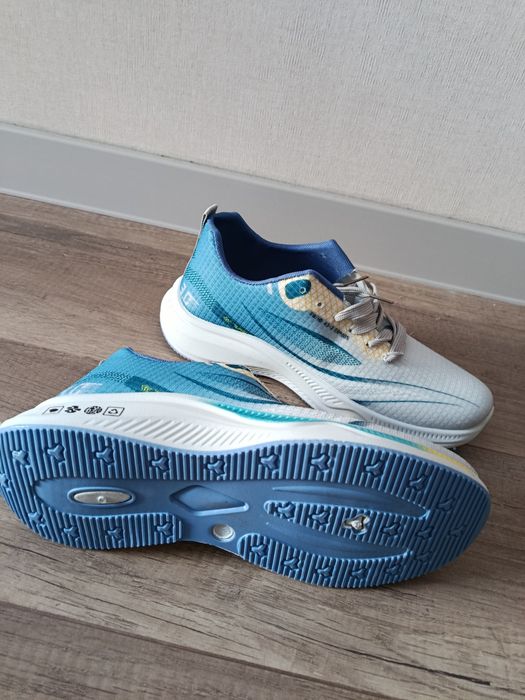 Кроссовки мужские новые