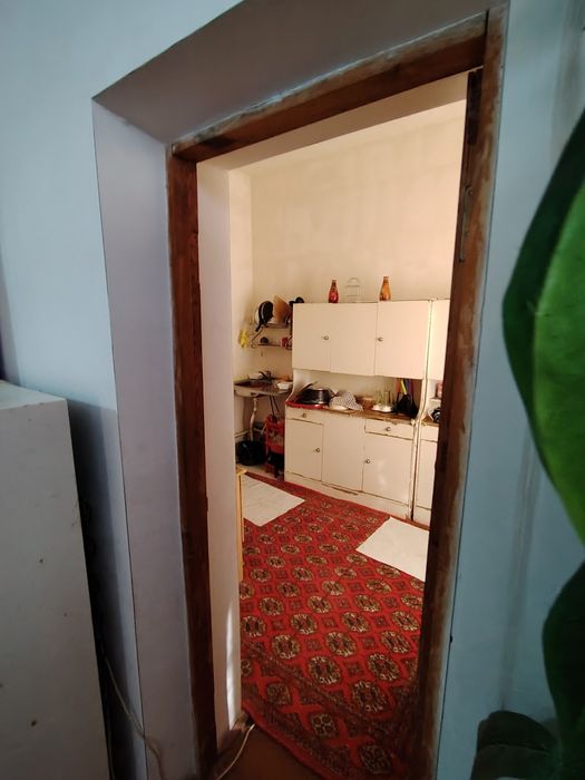 Ховли уй сотилади 4 сотих хал ремонт килинмаган 2014 йилда битган