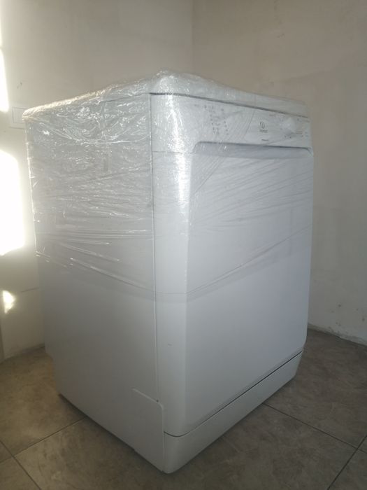 Продам посудомоечную машину indesit