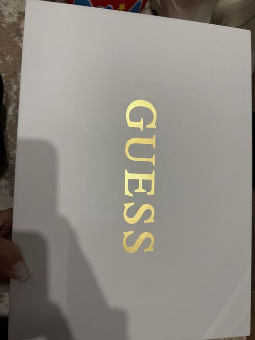 Guess  маратонки