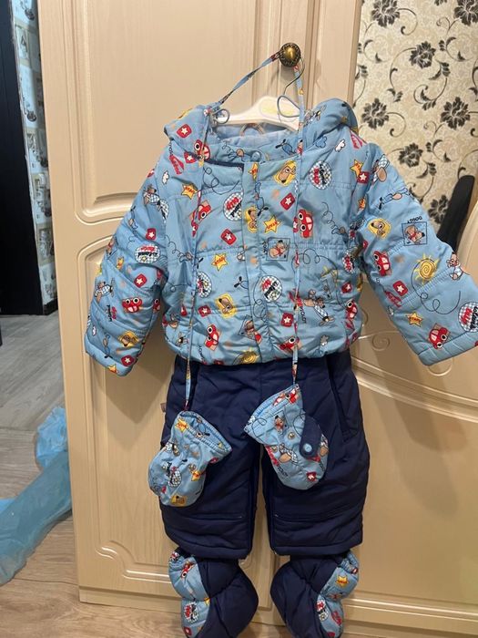 Продам детские комбинезоны