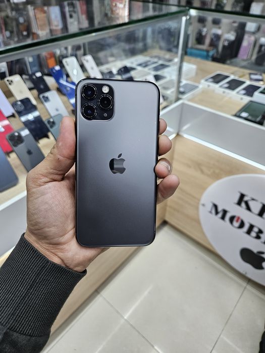 Iphone 11 pro.         .