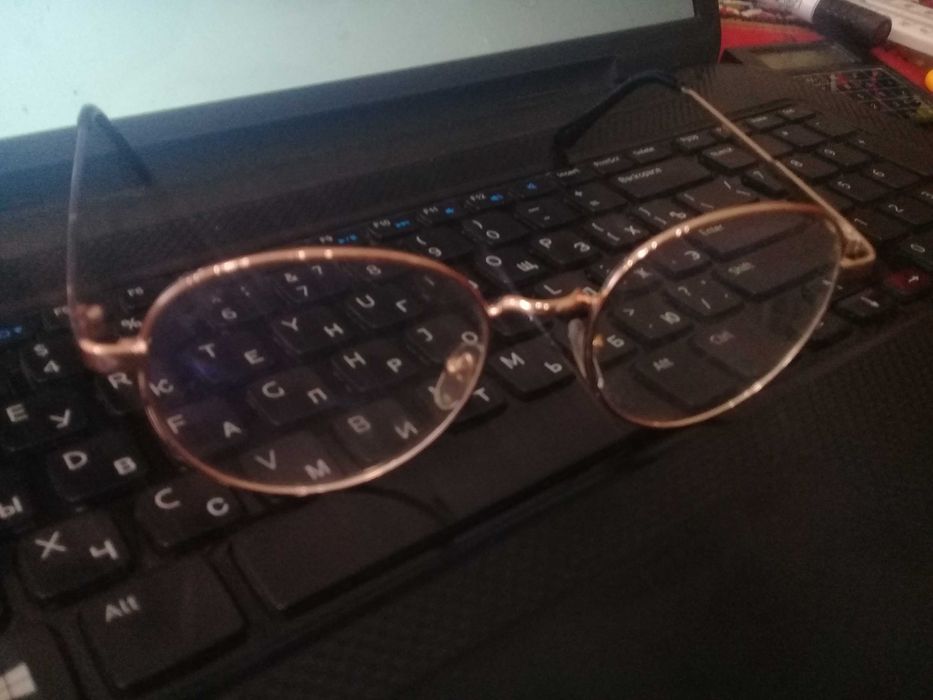 Kompyuter nuriga qarshi ko'zoynak