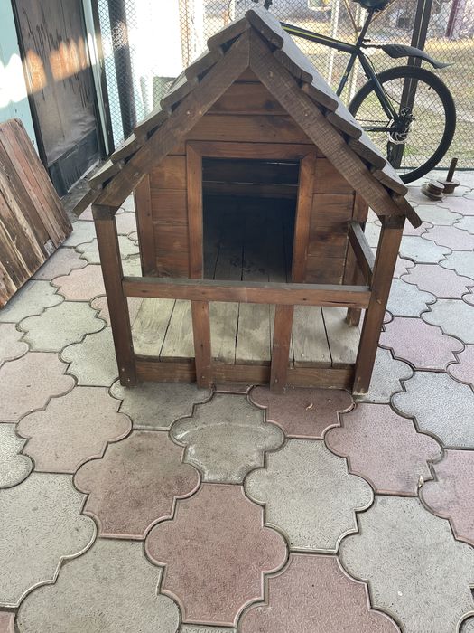 Домик для собак из дерево