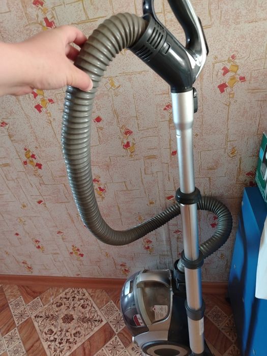Продам пылесос LG