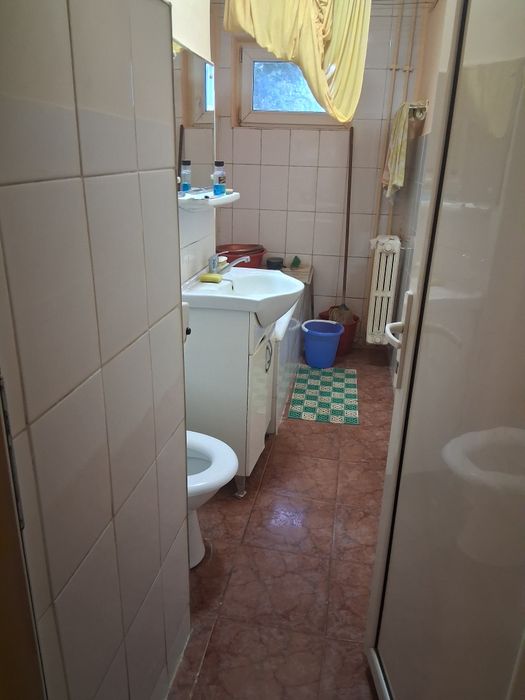 Vând apartament  3 camere