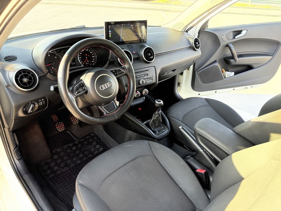 Audi A1 1.6 TDI 2011 | Bi-Xenon | CarPlay/Android Auto | Scaune Încalzite | Ambreiaj Schimbat