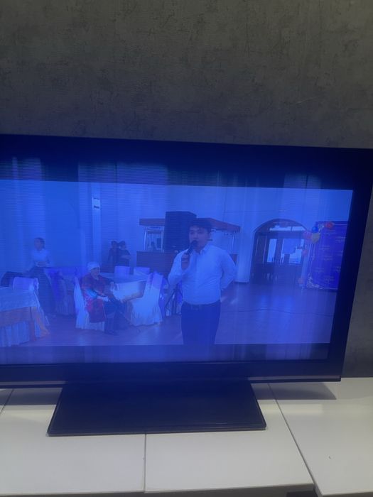 Отдам телевизор цветной 5000