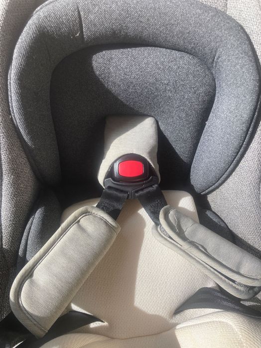 Бебешка количка 3 в 1 Jané Muum – кош за новородено и столче за кола. Подходяща от раждането до около 3–4 години (до 22 кг).