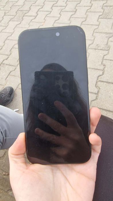 Продавам Iphone 15 128gb