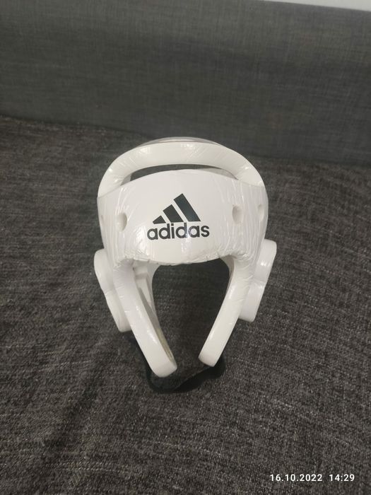 Шлем для каратэ.