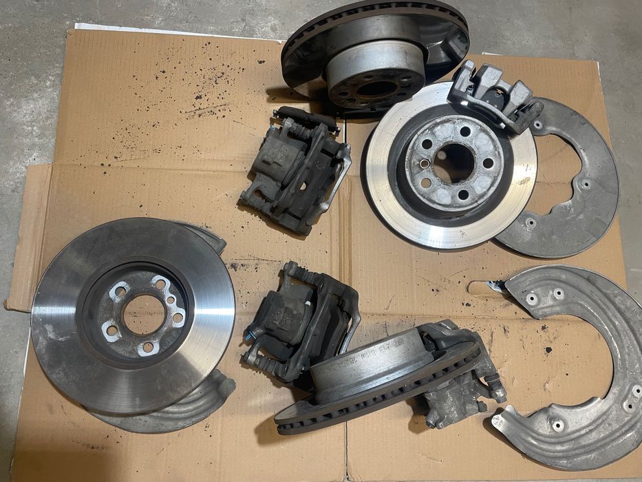 Сирачни дискове и апарати оригинал за  BMW  Седан (G20) 320 i/2020г./