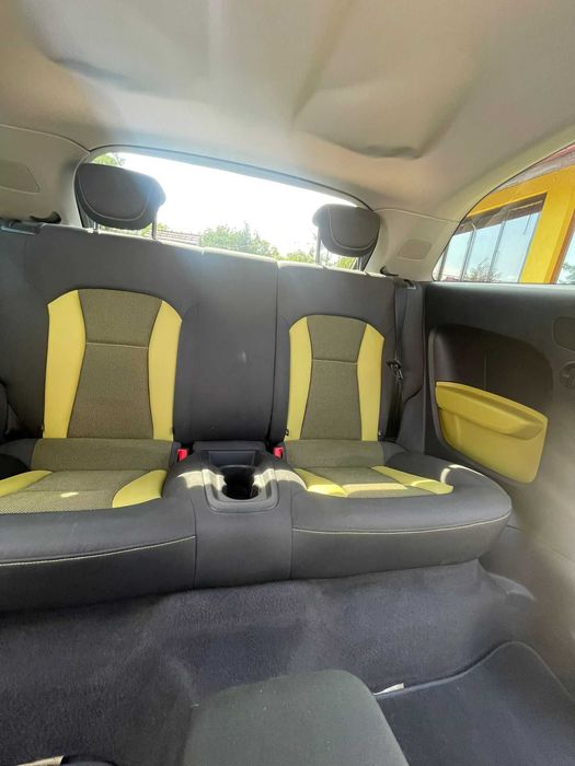Audi A1 Hatchback 2011 | 1.2 TFSI 86 CP | Manuală 5+1 |