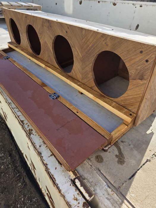 Гнездо для кур с яйцесборником