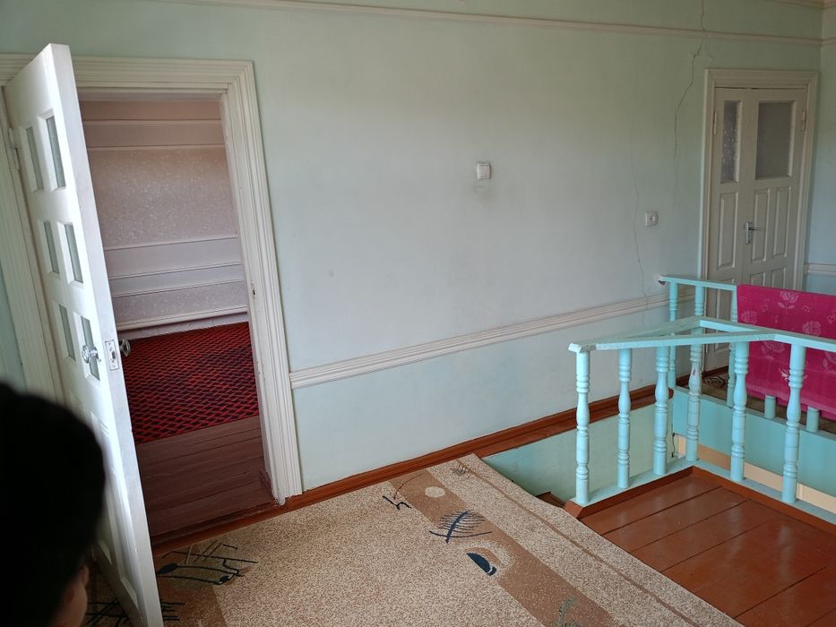 Уй сотилади полтороэтажка