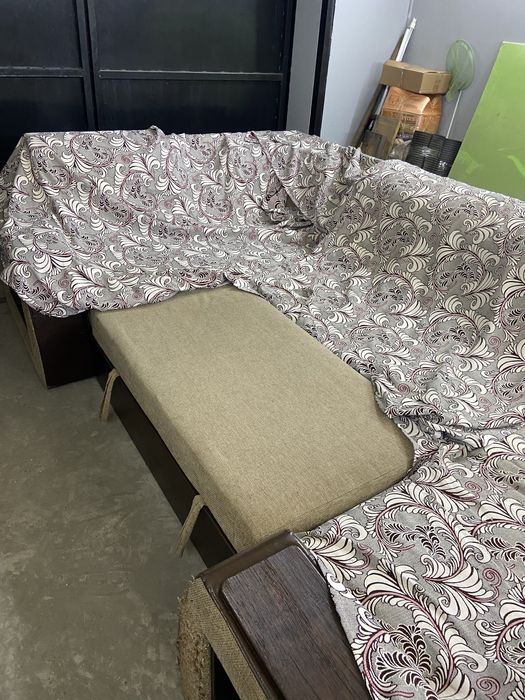 Продам диван в хорошем состояние
