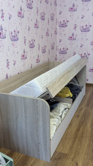 Продам мебель в детскую