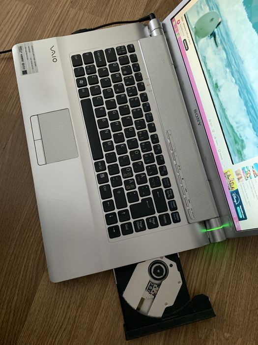 Laptop Sony Vaio display 15,6 led,500gb mem,4gb ram ddr3 cu incarcator