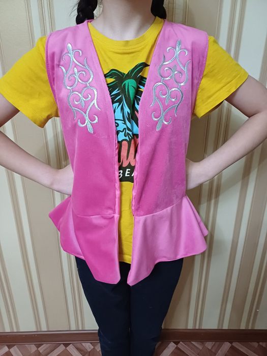 Продам национальные жилетки