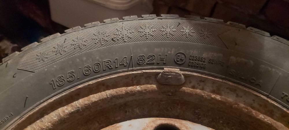 Автомобилни гуми с джанти