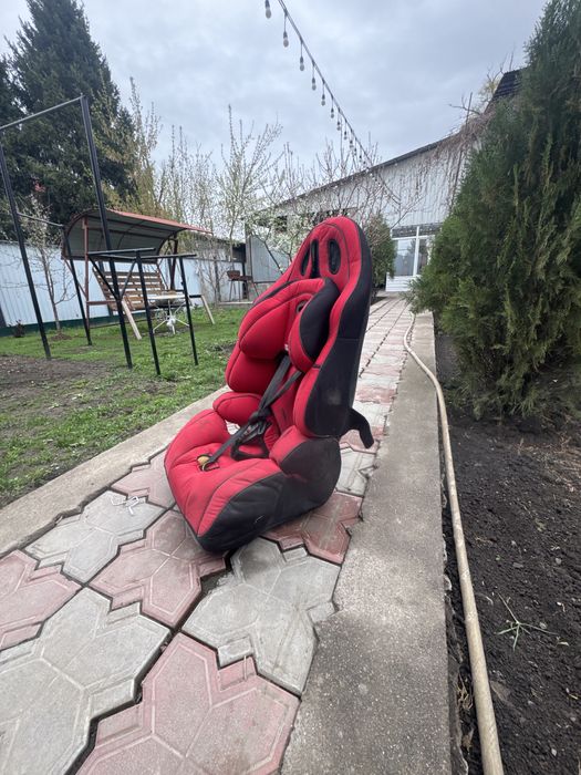 Продаю детское автокресло