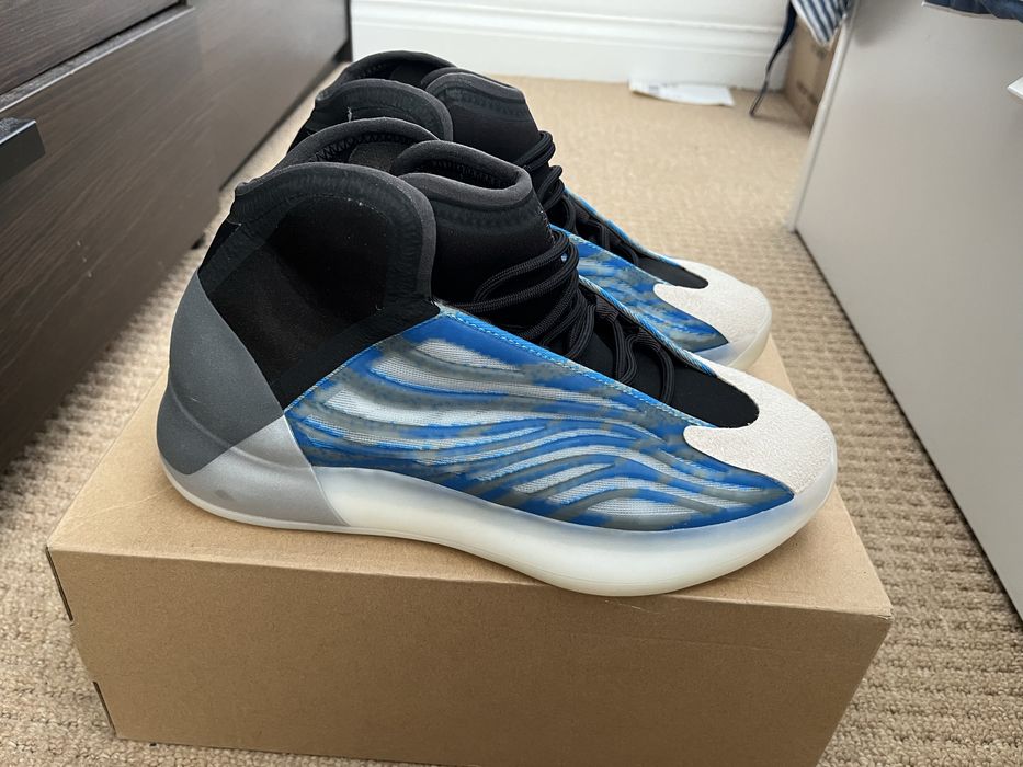 Yeezy маратонки