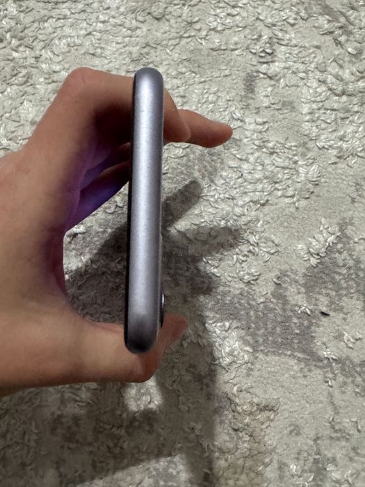 Продам айфон 11…