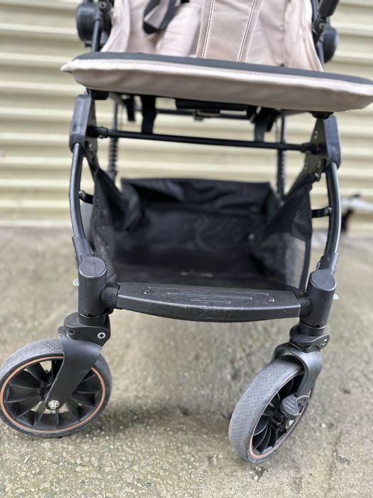 Продам прогулочную коляску Belecoo!