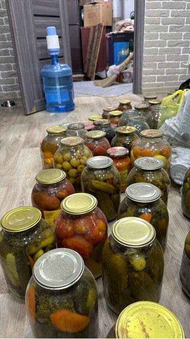 Продам соленья огурцы салаты
