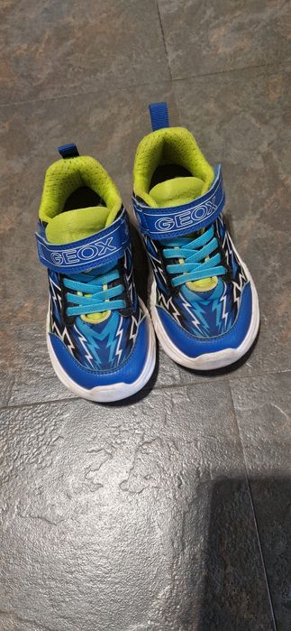 Светещи маратонки Geox
