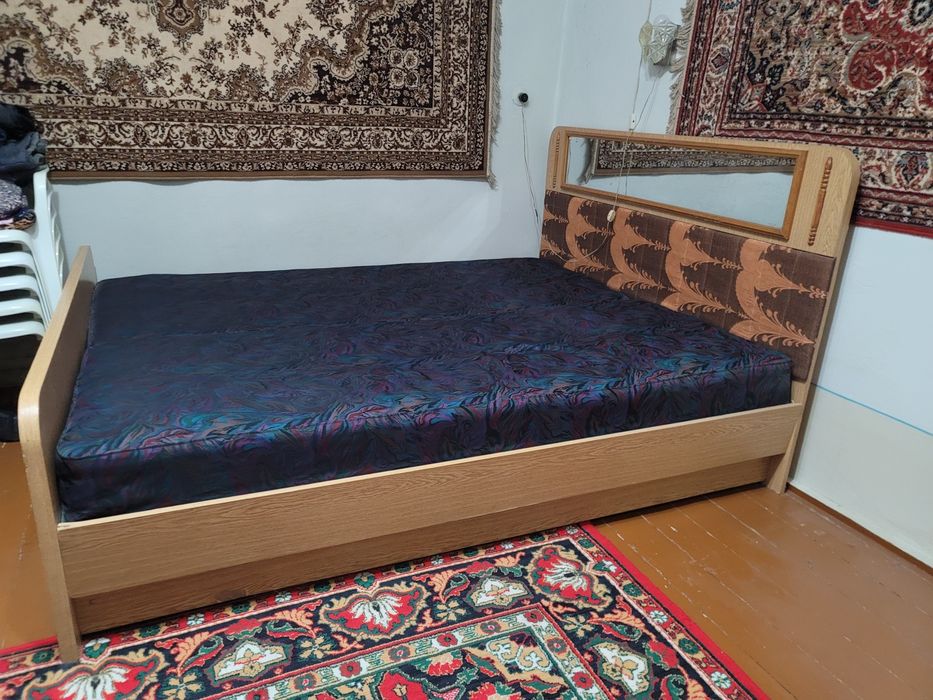 Продаётся кровать, б/у, цена договорная.