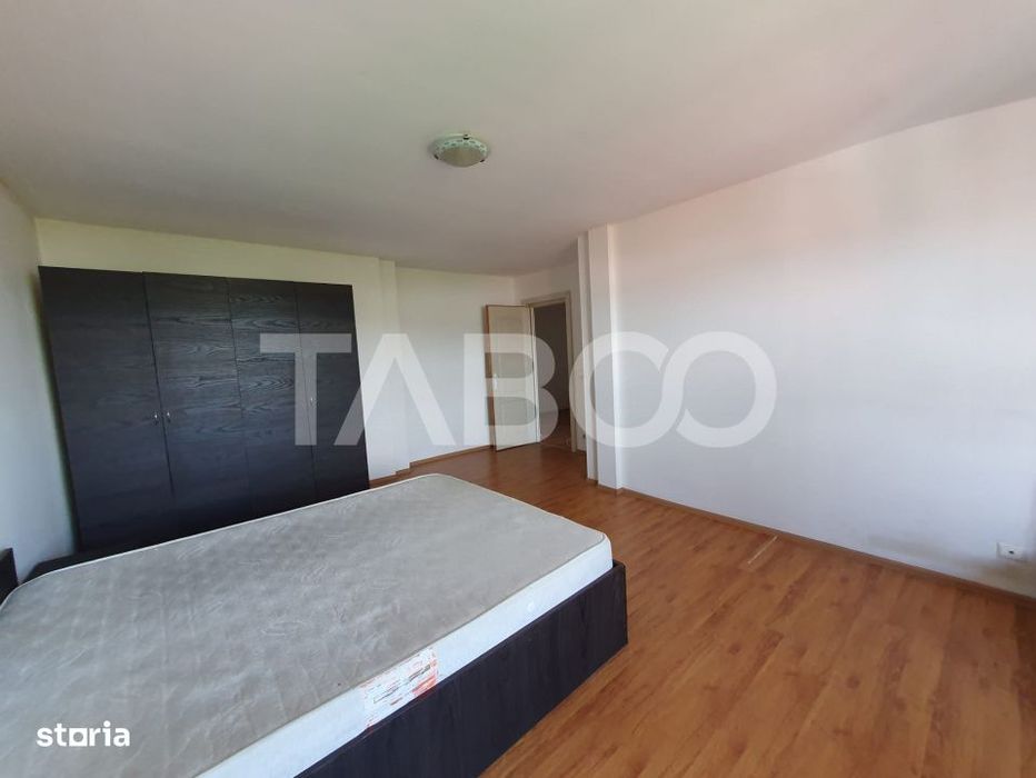 Apartament 3 camere decomandat 80 mp + balcon cu scara interioara — fotografia 3