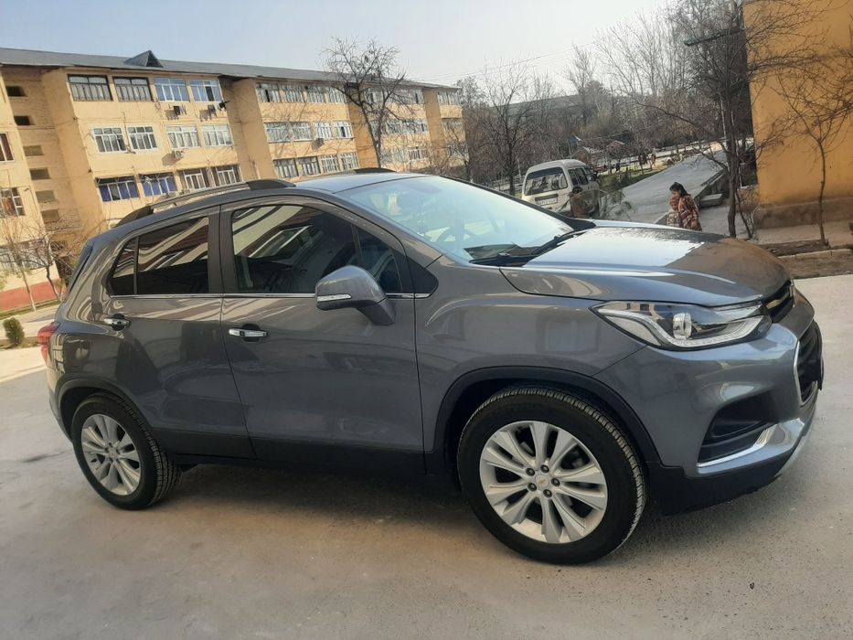 Tracker premier sotiladi