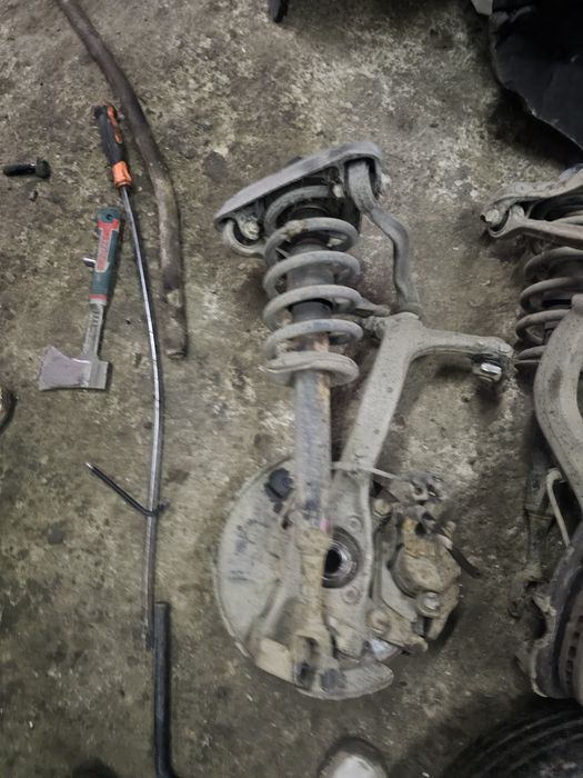 Brate amortizoare fuzeta disc etrier A4 B6 1.9