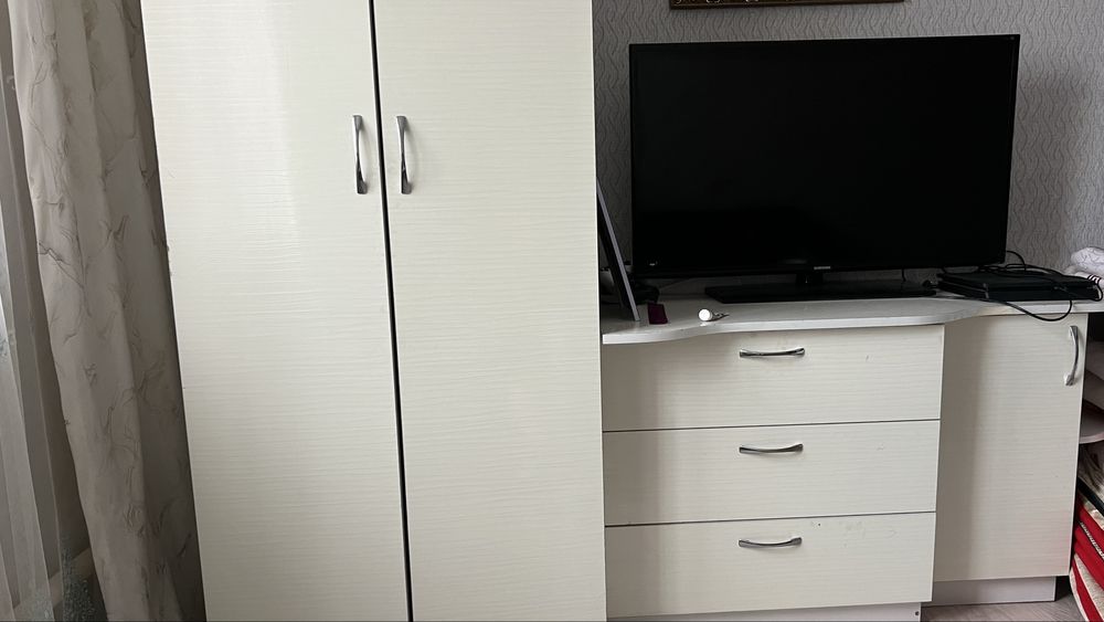 Шкаф и комод продается срочно