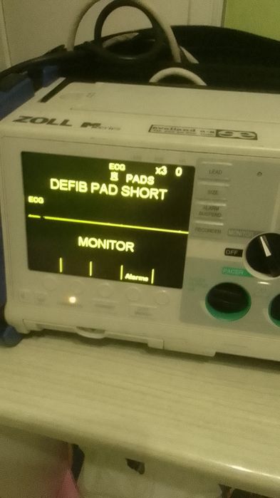 Vând defibrilator zoll seria m cu monitor